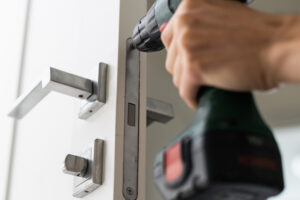Riparazione porte interne ed esterne
